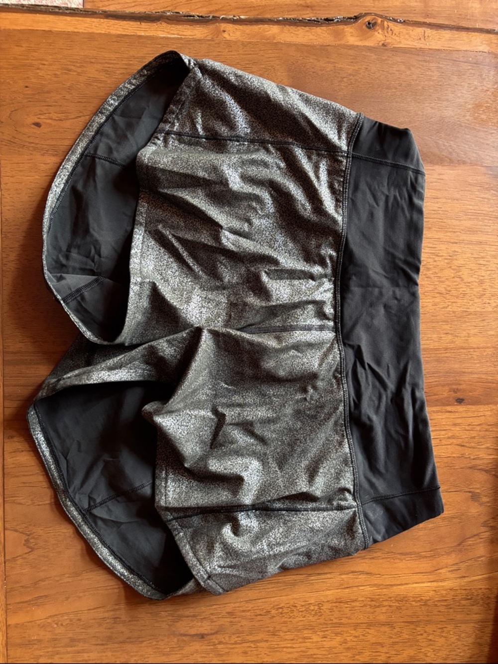 Lululemon Athletica Metallic Silver and Black Athletic Speed Up